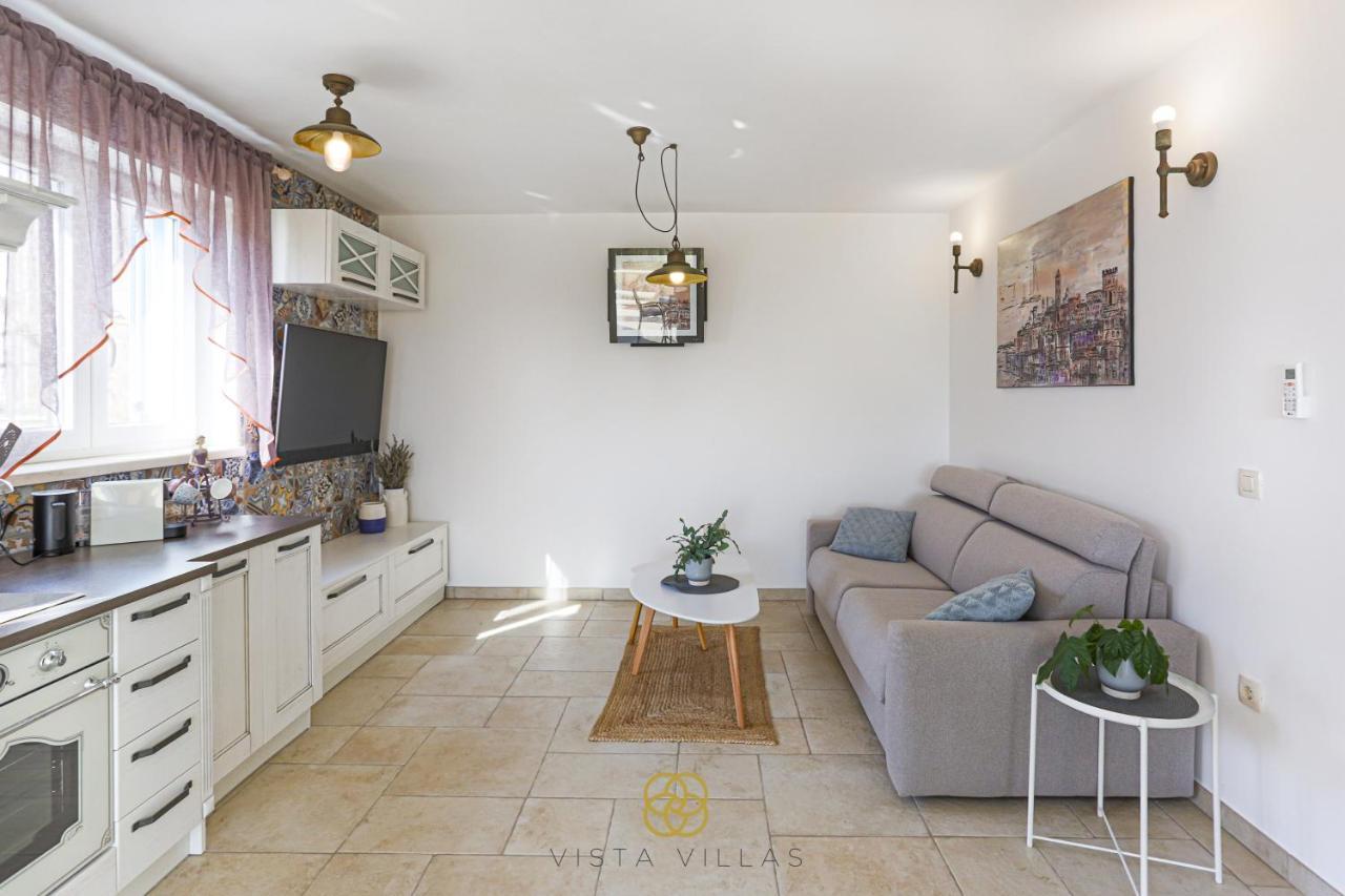Vista Villas - Salty Kisses Apartment Villa S Ražanac エクステリア 写真